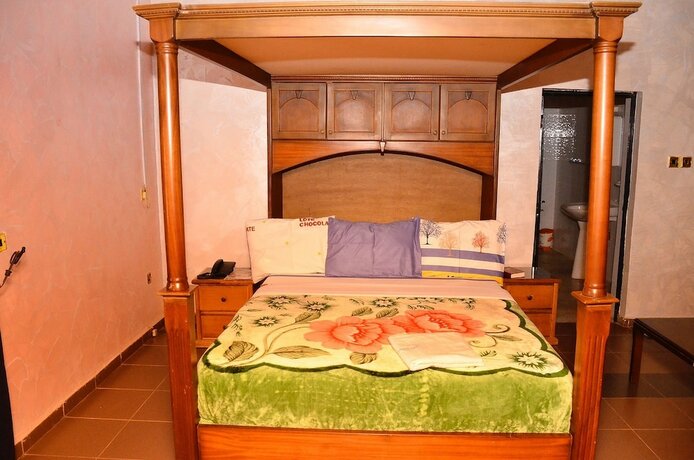 Imagen de la habitación del Hotel BBS Diamond Suites. Foto 18