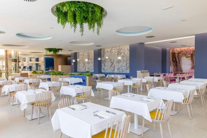 Imagen del bar/restaurante del Hotel BCL Levante Club and Spa - Only Adults. Foto 3