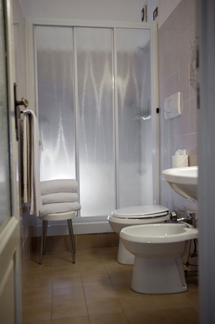 Imagen de la habitación del Hotel BEATRICE. Foto 4