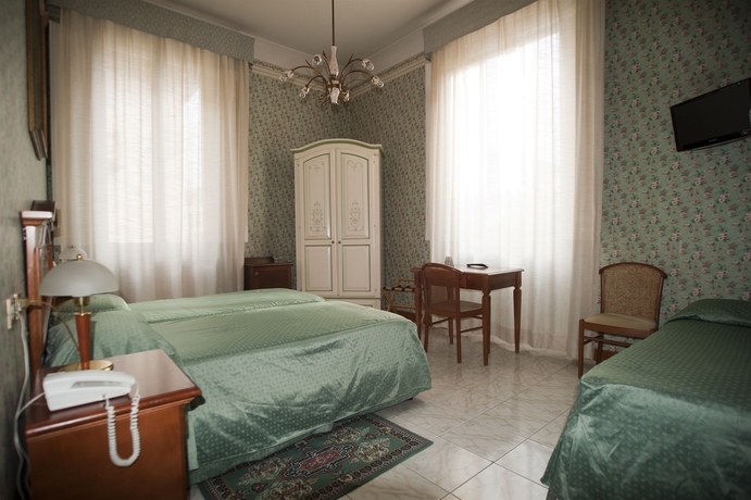 Imagen de la habitación del Hotel BEATRICE. Foto 6