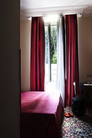 Imagen de la habitación del Hotel BEAU SITE, Via Veneto. Foto 3