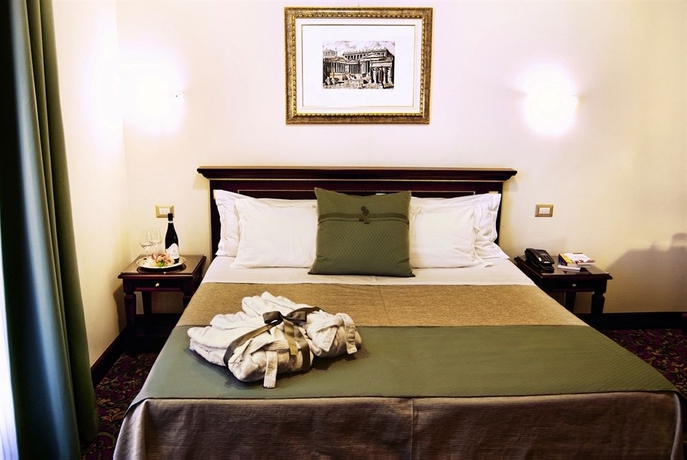 Imagen de la habitación del Hotel BEAU SITE, Via Veneto. Foto 4