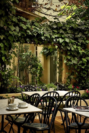 Imagen de los exteriores del Hotel BEAUSEJOUR RANELAGH. Foto 10