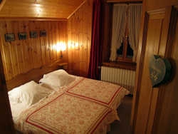 Imagen de la habitación del Hotel BEAUSOLEIL. Foto 2