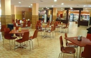 Imagen del bar/restaurante del Hotel BECERRA SANTA LUCIA. Foto 2