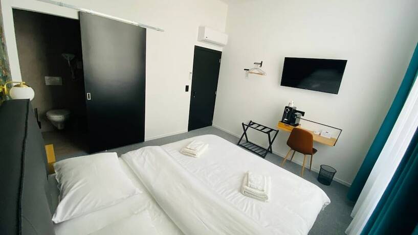 Imagen de la habitación del Hotel BED Cauchy. Foto 19