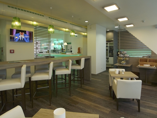 Imagen del bar/restaurante del Hotel BEE GREEN Sch&ouml;nbrunn. Foto 9
