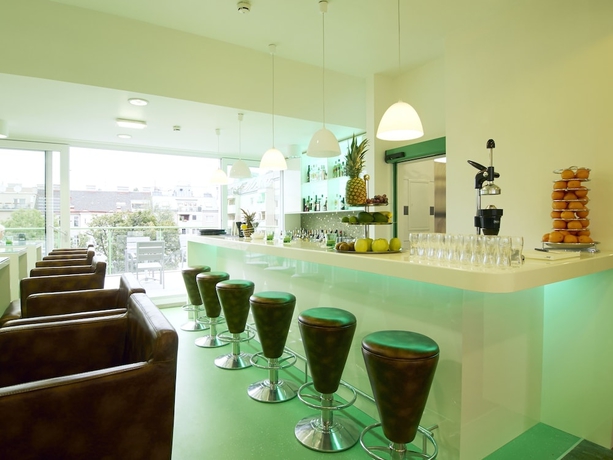 Imagen del bar/restaurante del Hotel BEE GREEN Sch&ouml;nbrunn. Foto 10