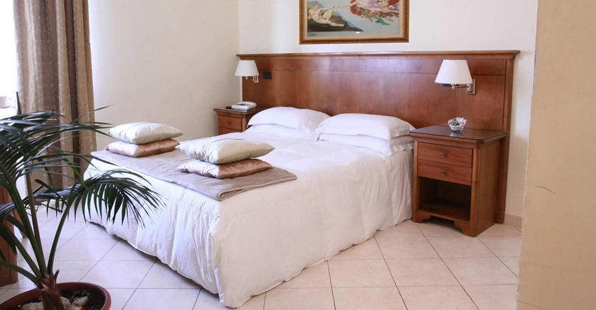 Imagen de la habitación del Hotel BEETHOVEN, Roma. Foto 3