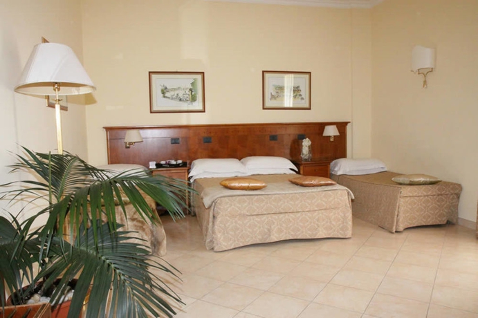Imagen de la habitación del Hotel BEETHOVEN, Roma. Foto 5