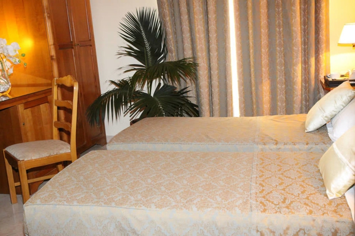 Imagen de la habitación del Hotel BEETHOVEN, Roma. Foto 6