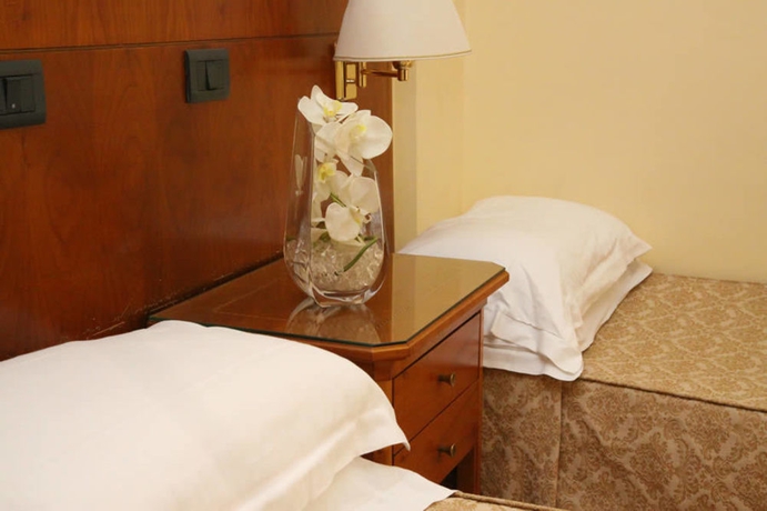 Imagen de la habitación del Hotel BEETHOVEN, Roma. Foto 7