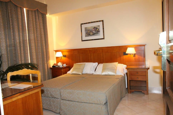 Imagen de la habitación del Hotel BEETHOVEN, Roma. Foto 8