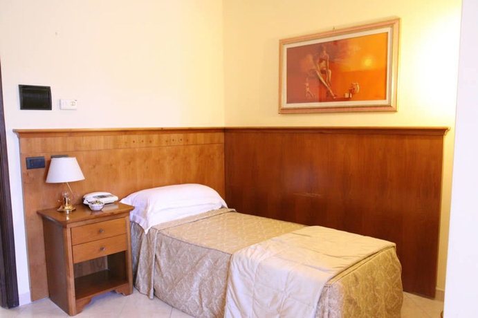 Imagen de la habitación del Hotel BEETHOVEN, Roma. Foto 11