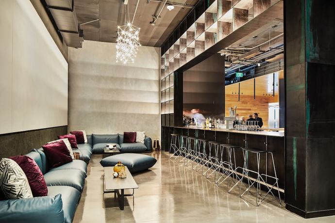 Imagen del bar/restaurante del Hotel BEI San Francisco, Trademark Collection by Wyndham. Foto 2