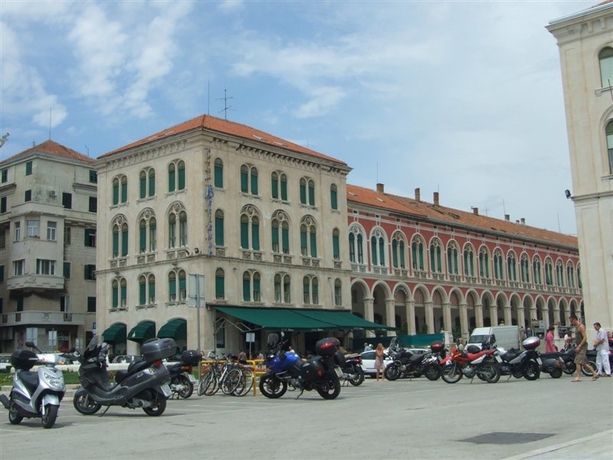 Imagen general del Hotel BELLEVUE, Split. Foto 5