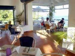 Imagen del bar/restaurante del Hotel BENJOR BEACH CLUB. Foto 3