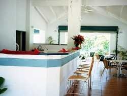 Imagen del bar/restaurante del Hotel BENJOR BEACH CLUB. Foto 4