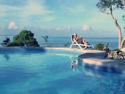 Imagen de la piscina del Hotel BENJOR BEACH CLUB. Foto 8