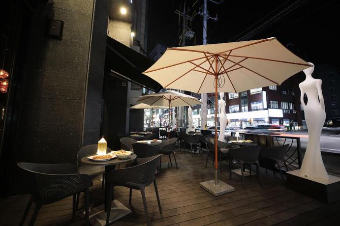 Imagen del bar/restaurante del Hotel BEST LOUIS HAMILTON HOTEL GWANGAN. Foto 4