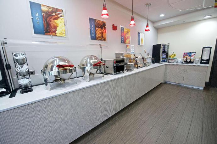 Imagen del bar/restaurante del Hotel BEST WESTERN AIRP INN n SUITES. Foto 3