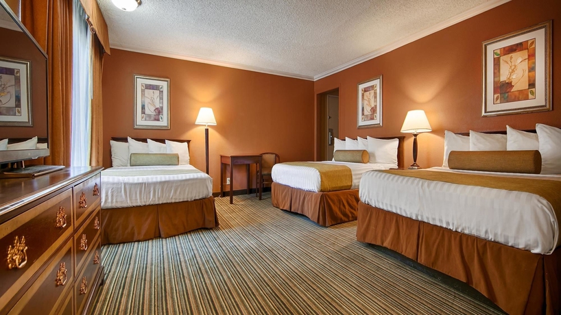 Imagen de la habitación del Hotel BEST WESTERN COURTESY INN. Foto 6