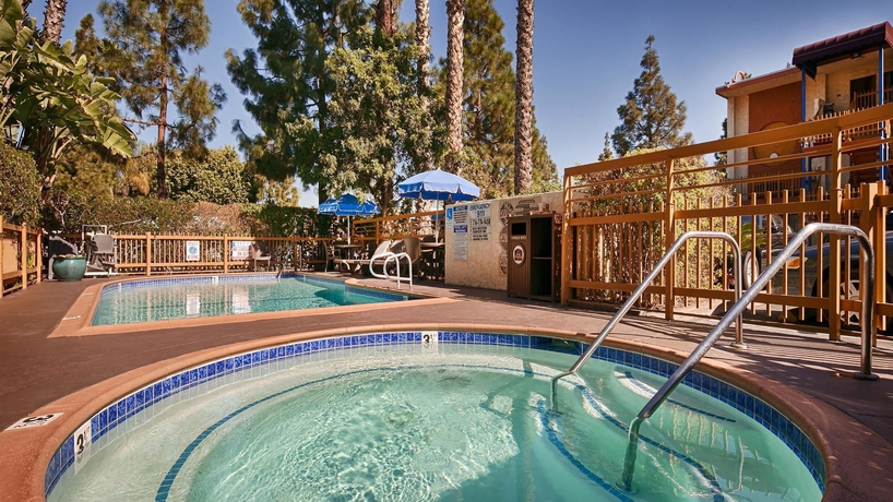 Imagen de los exteriores del Hotel BEST WESTERN COURTESY INN. Foto 9