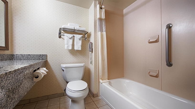 Imagen de la habitación del Hotel BEST WESTERN COYOTE POINT INN. Foto 8