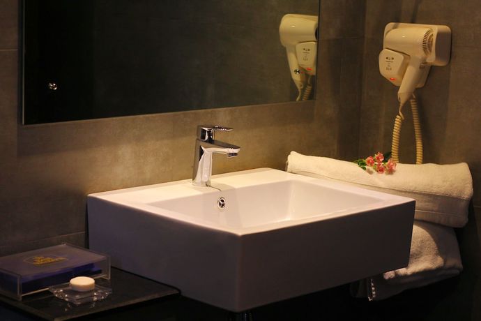 Imagen de la habitación del Hotel BEST WESTERN ELYON COLOMBO. Foto 10