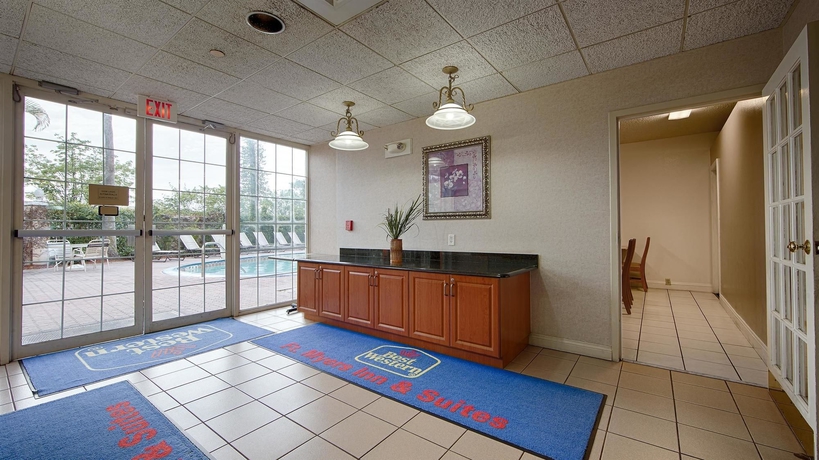 Imagen de los interiores del Hotel BEST WESTERN FT. MYERS. Foto 14