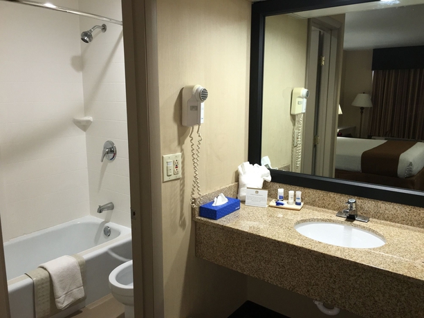 Imagen de la habitación del Hotel BEST WESTERN GATEWAY ADIRONDACK. Foto 3