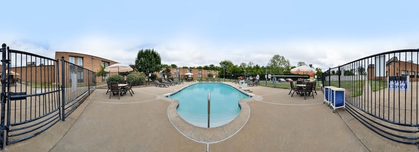 Imagen de la piscina del Hotel BEST WESTERN Leesburg and Conference Cente. Foto 18