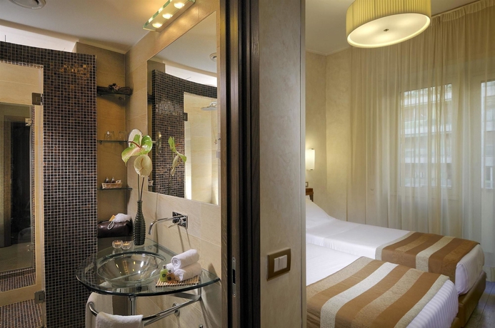 Imagen de la habitación del Hotel BEST WESTERN PICCADILLY. Foto 9