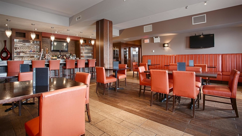 Imagen del bar/restaurante del Hotel BEST WESTERN PLUS DARTMOUTH. Foto 3
