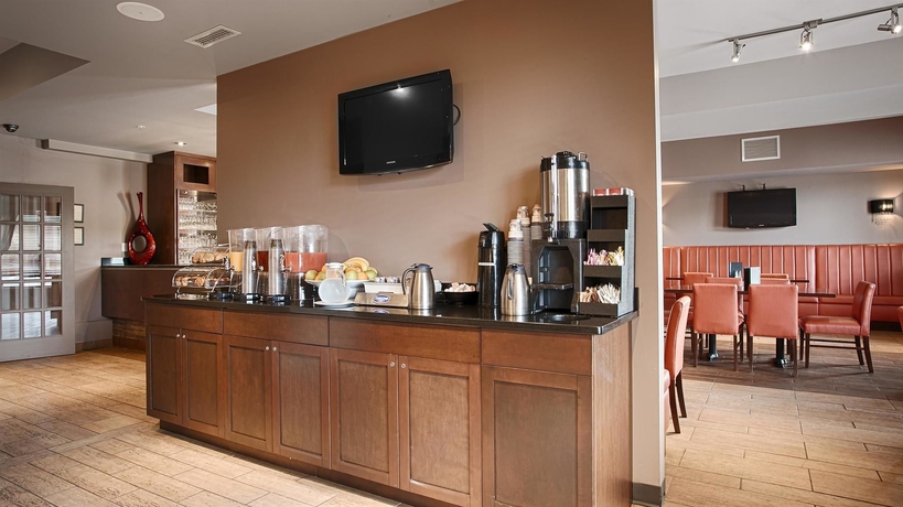 Imagen del bar/restaurante del Hotel BEST WESTERN PLUS DARTMOUTH. Foto 6