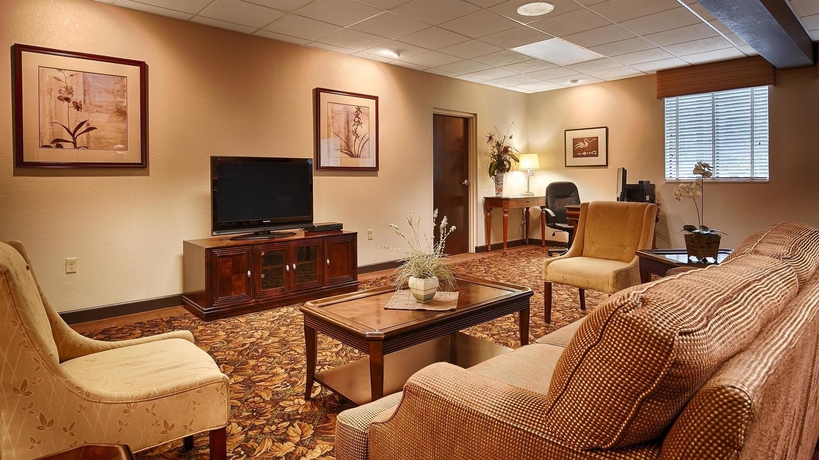 Imagen de los interiores del Hotel BEST WESTERN PLUS OAK MOUNTAIN INN. Foto 10