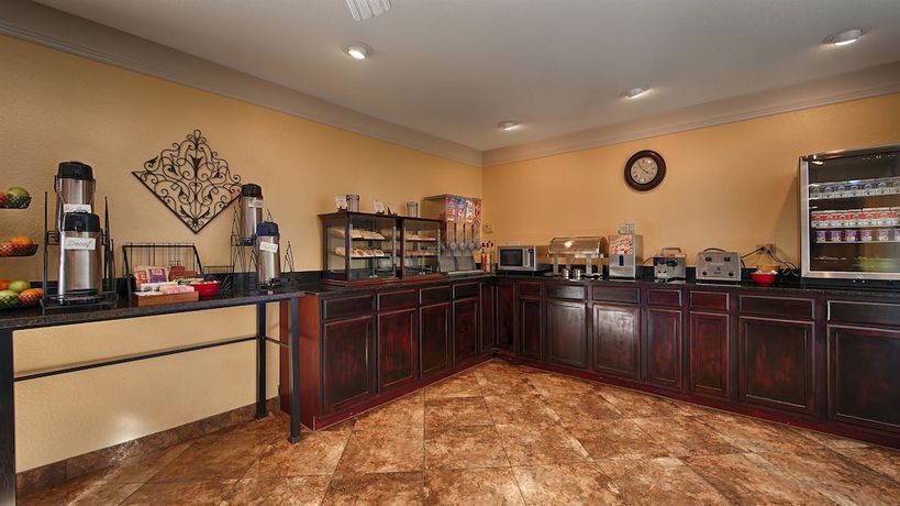Imagen del bar/restaurante del Hotel BEST WESTERN PLUS PHOENIX GOODYEAR INN. Foto 6