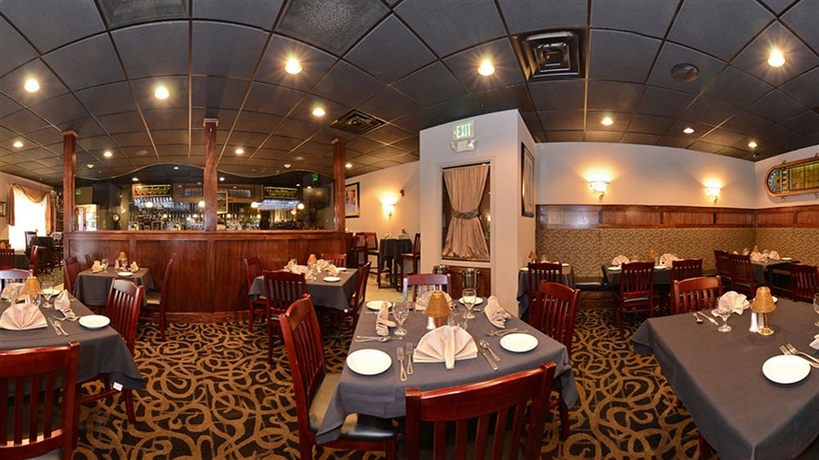 Imagen del bar/restaurante del Hotel BEST WESTERN The Inn at the Fairgrounds. Foto 5