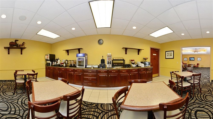 Imagen del bar/restaurante del Hotel BEST WESTERN The Inn at the Fairgrounds. Foto 6