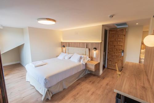 Imagen de la habitación del Hotel BESTPRICE Santillana. Foto 6