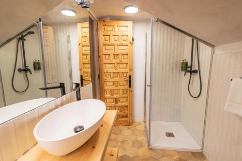 Imagen de la habitación del Hotel BESTPRICE Santillana. Foto 7