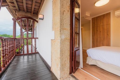 Imagen de los interiores del Hotel BESTPRICE Santillana. Foto 12