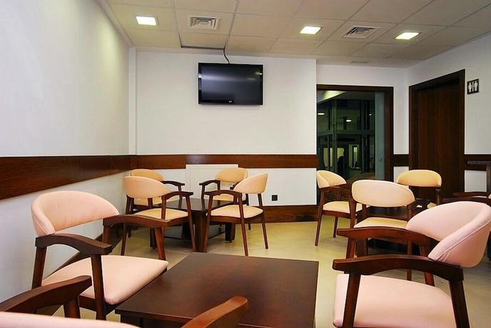 Imagen del bar/restaurante del Hotel BESTPRICE Toledo. Foto 2