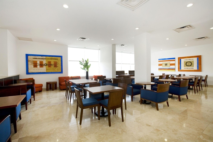 Imagen del bar/restaurante del Hotel BH Business Hotel Group. Foto 2