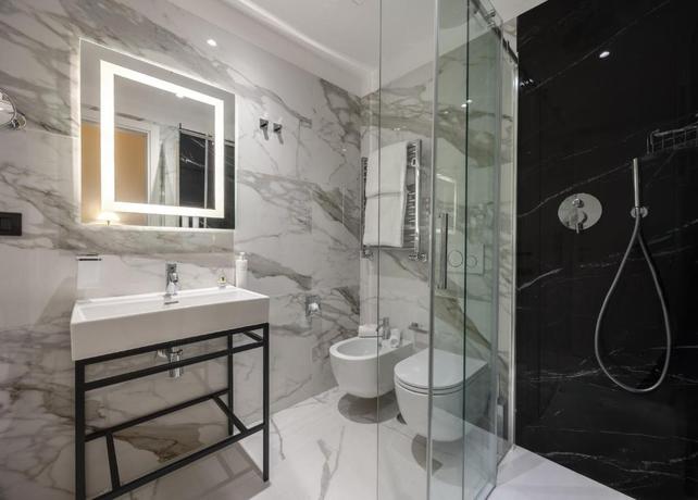 Imagen de la habitación del Hotel BH Roma. Foto 11