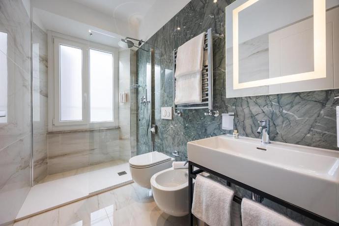 Imagen de la habitación del Hotel BH Roma. Foto 12