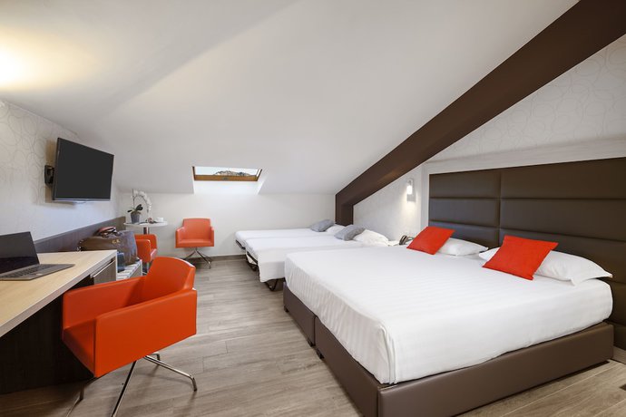 Imagen de la habitación del Hotel BHotel. Foto 7