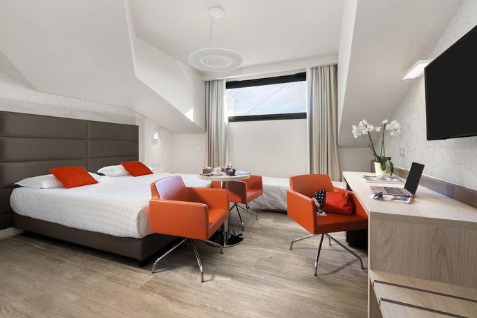 Imagen de la habitación del Hotel BHotel. Foto 8