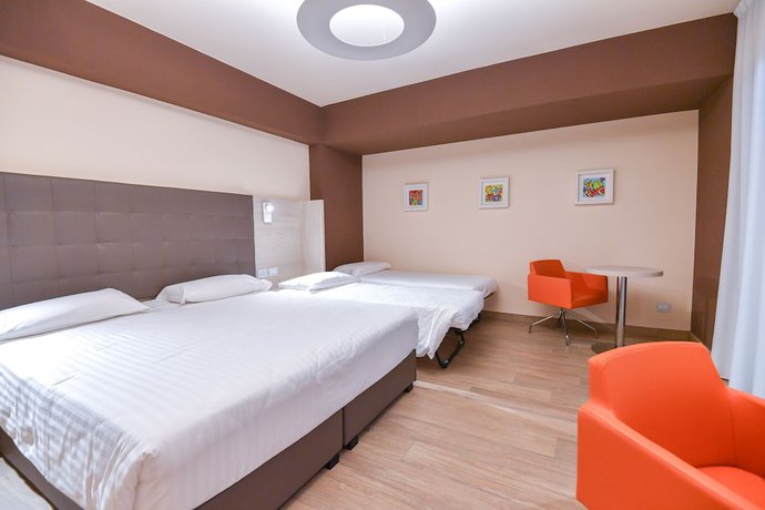 Imagen de la habitación del Hotel BHotel. Foto 9