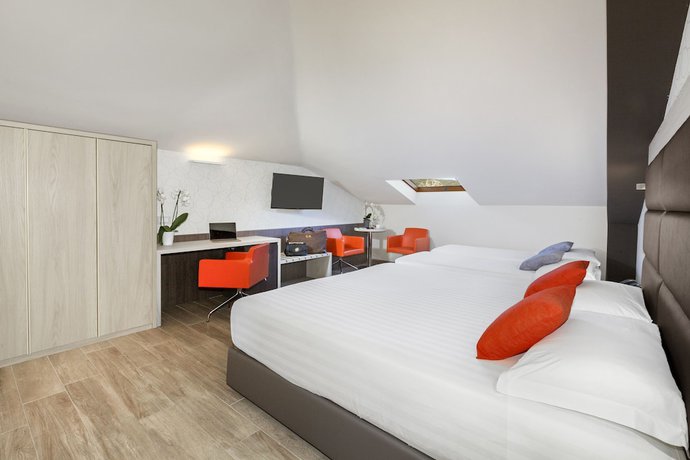 Imagen de la habitación del Hotel BHotel. Foto 10